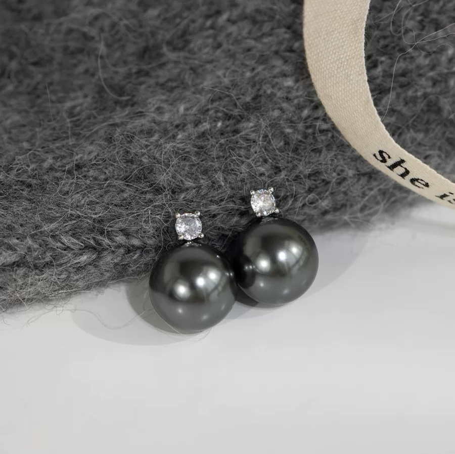 Black Pearl Earrings