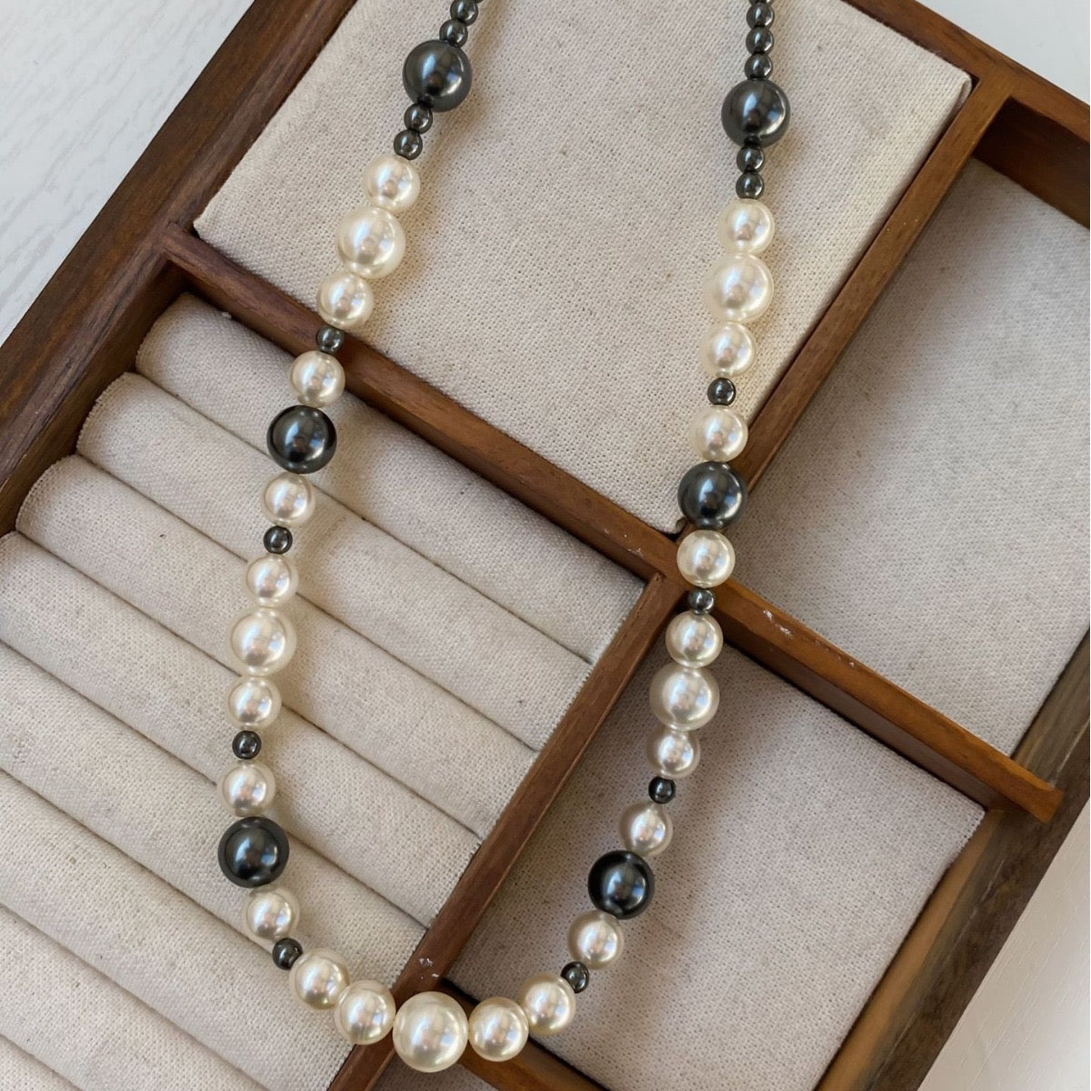 Black&White Pearl Necklace