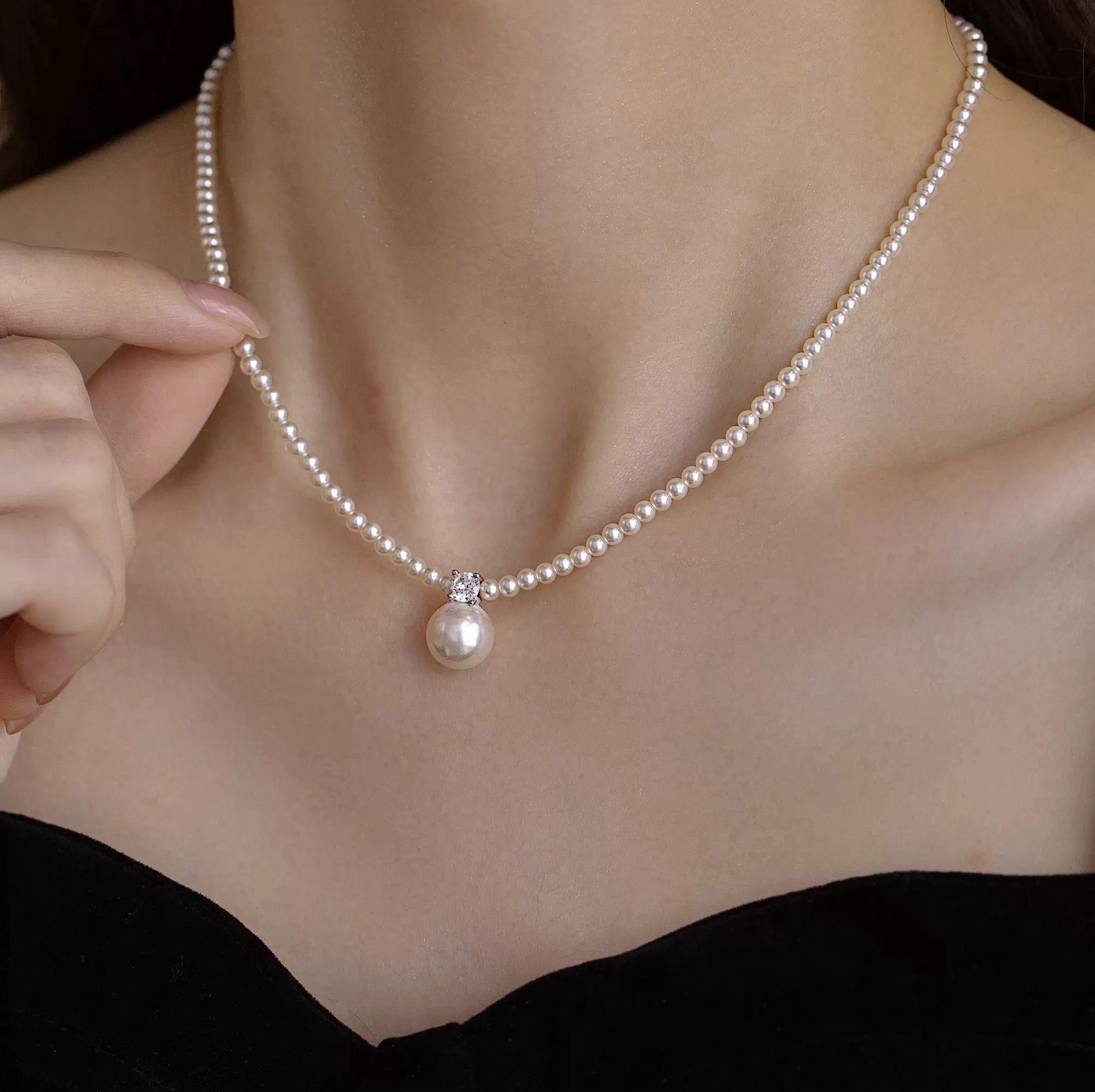 Mini Pearl Necklace with Pendant